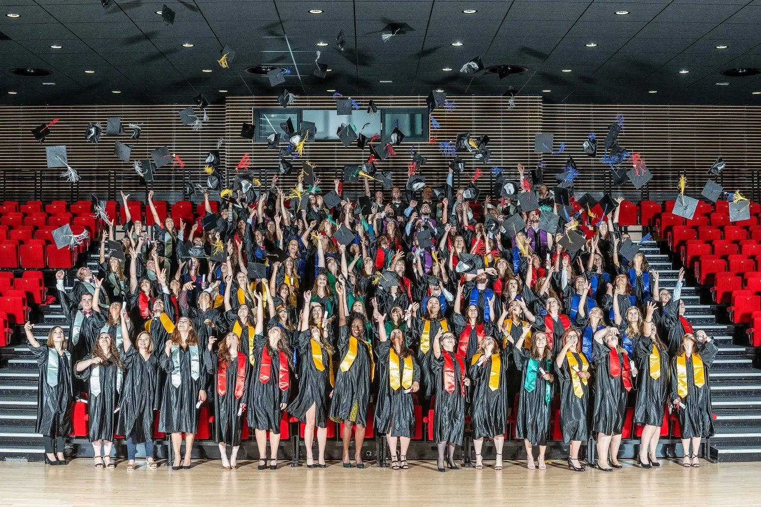 Étudiants ingénieur ITECH lors de la remise de diplôme